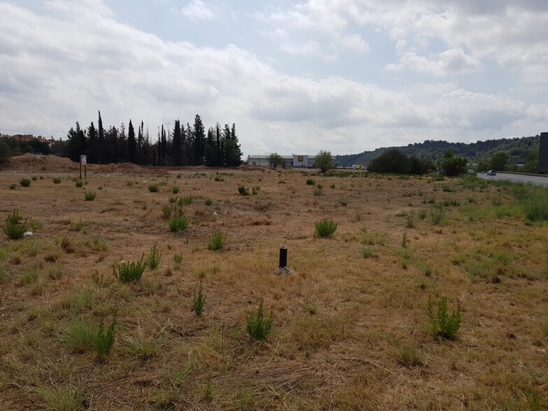 Land in Olesa de Montserrat, Barcelona for sale - Building Photo - Image 2 of 2