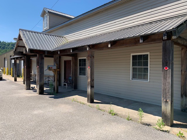 54760 Neffs Bellaire Rd, Bellaire, OH for sale - Building Photo - Image 1 of 1