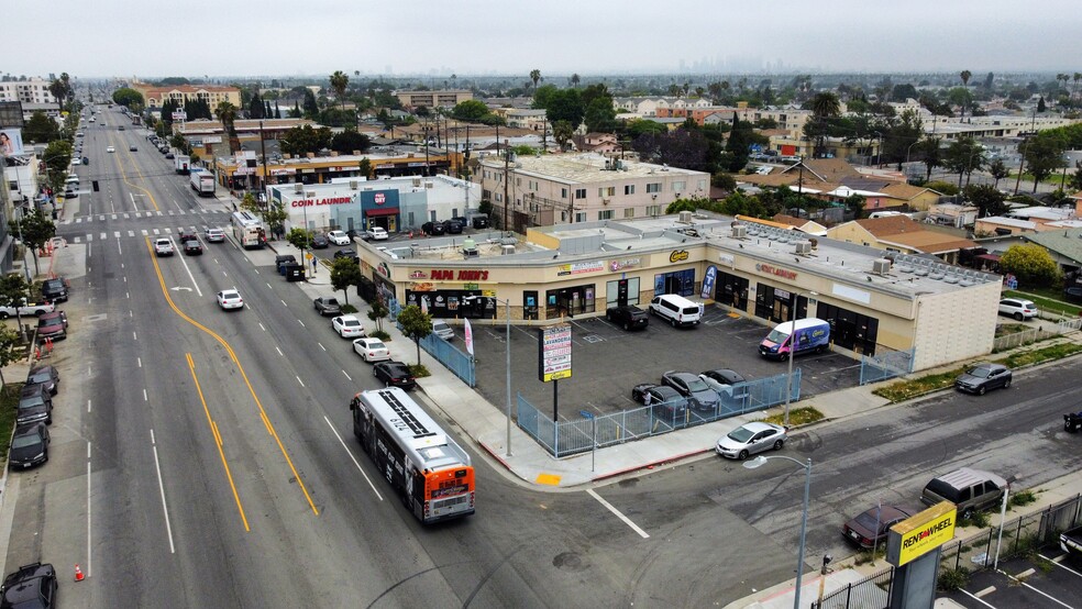 6520-6534 Crenshaw Blvd, Los Angeles, CA for rent - Building Photo - Image 2 of 7