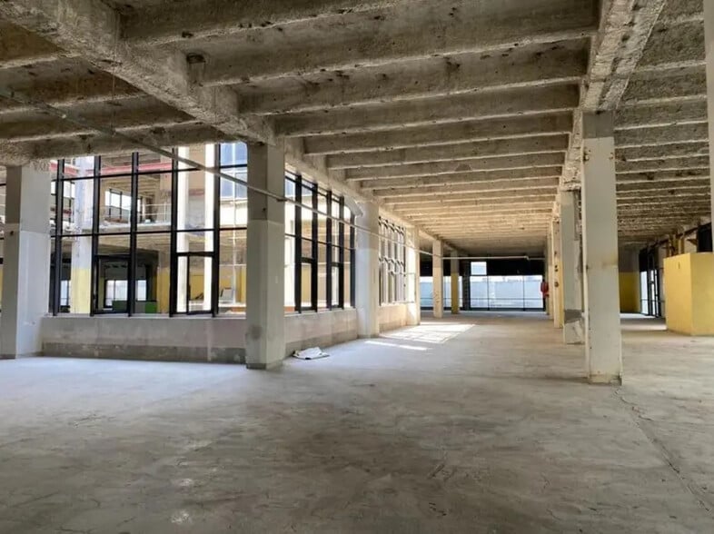32 Avenue Kléber, Colombes to rent - Building Photo - Image 2 of 18