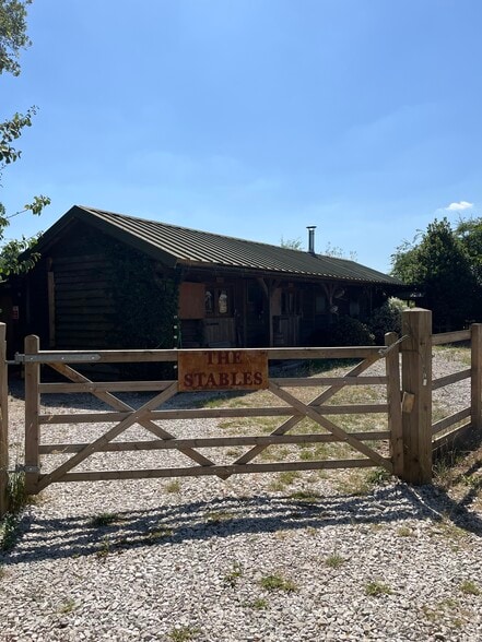 Upper Hoar Cross Road, Burton On Trent for sale - Primary Photo - Image 1 of 8