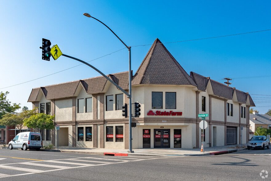 3111 W Burbank Blvd, Burbank, CA for rent - Primary Photo - Image 1 of 12