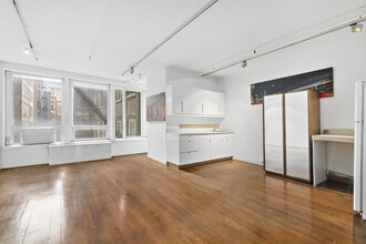 116 Spring, New York, NY for rent Interior Photo- Image 1 of 3