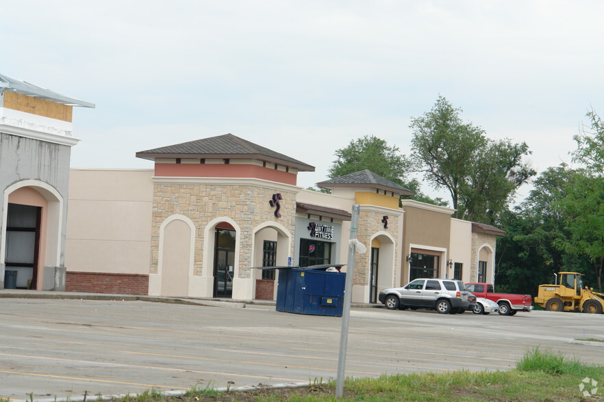 1812 S Seneca St, Wichita, KS for rent - Primary Photo - Image 3 of 5