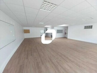 More details for 18 Rue De La Grosse Pierre, Vernouillet - Mixed-use to Rent
