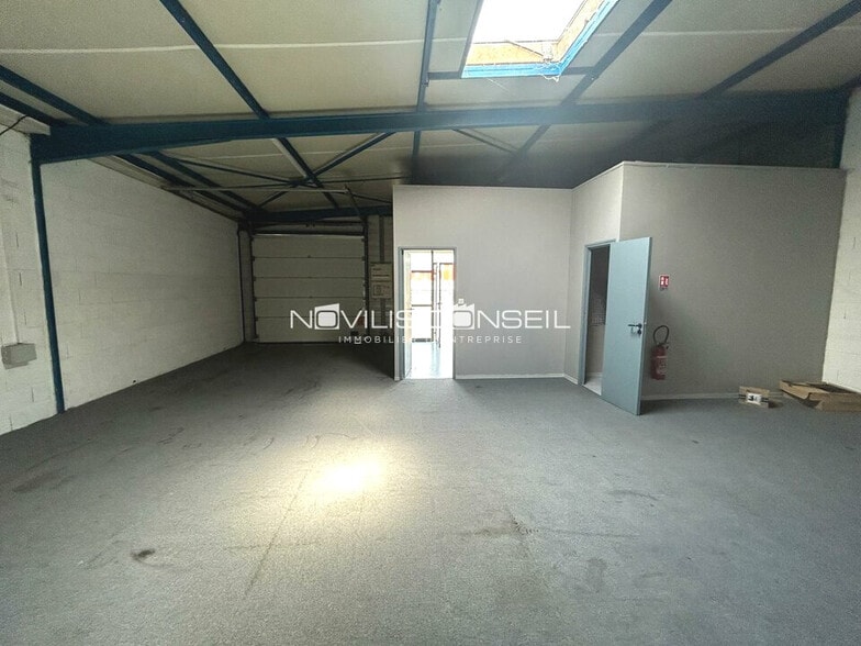 Light Industrial in L'Union to rent - Interior Photo - Image 2 of 6