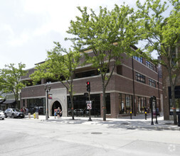 132 N York St, Elmhurst, IL for sale Primary Photo- Image 1 of 1