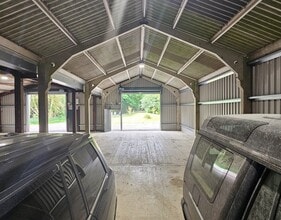 Chesham, Tring to rent Interior Photo- Image 2 of 4