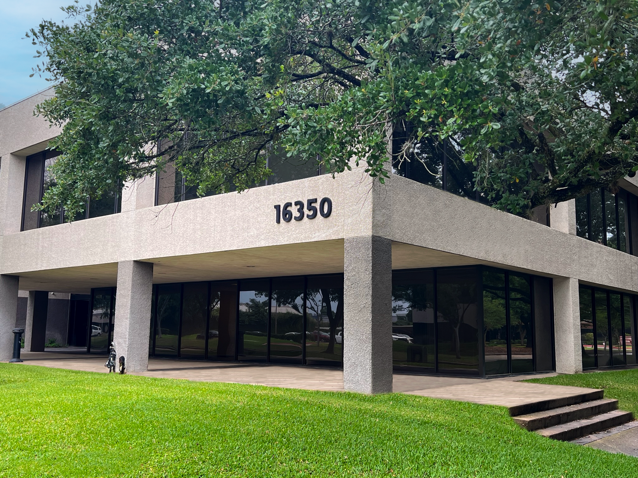 16350 Park Ten Place Dr, Houston, TX for rent Building Photo- Image 1 of 8