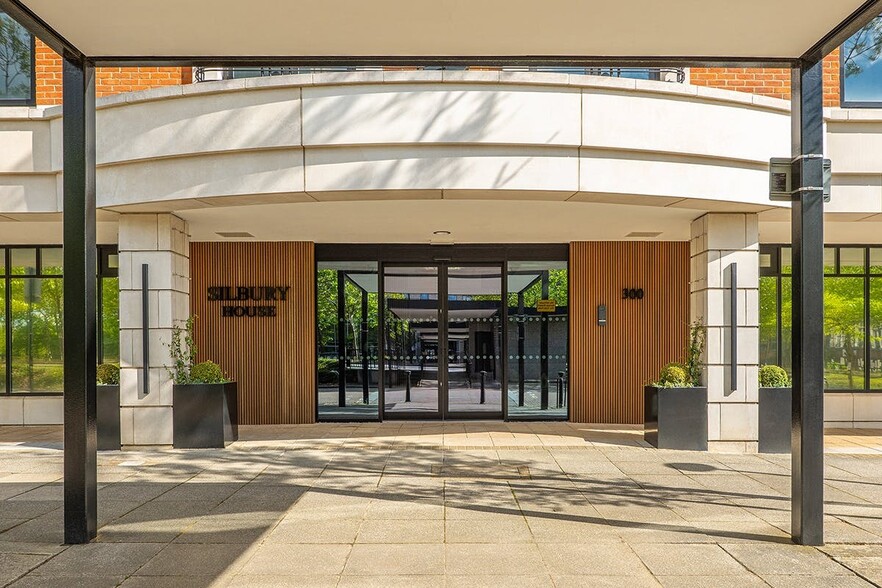 Silbury Blvd, Milton Keynes to rent - Building Photo - Image 3 of 15