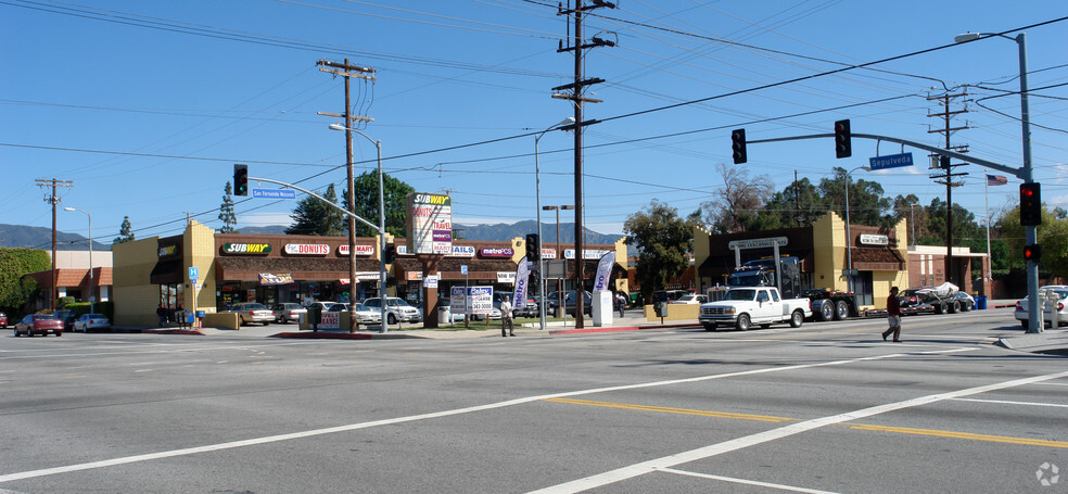 11100 Sepulveda Blvd, Mission Hills, CA for rent - Primary Photo - Image 1 of 10