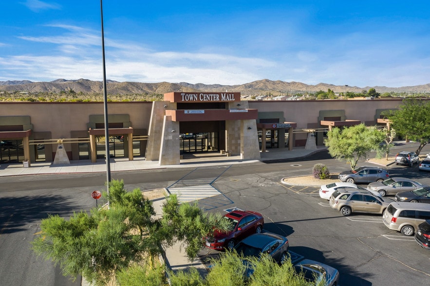 57725 Twenty Nine Palms Hwy, Yucca Valley, CA for rent - Building Photo - Image 3 of 9