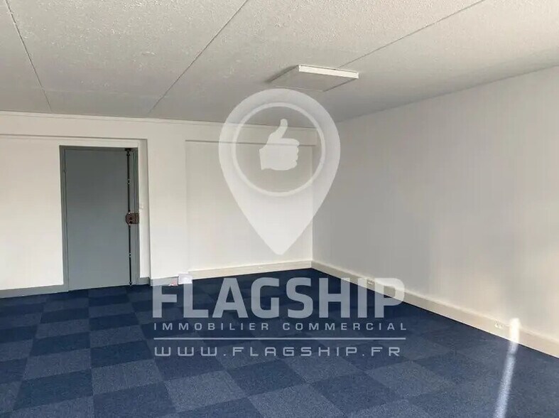 Office in Créteil to rent - Interior Photo - Image 1 of 3