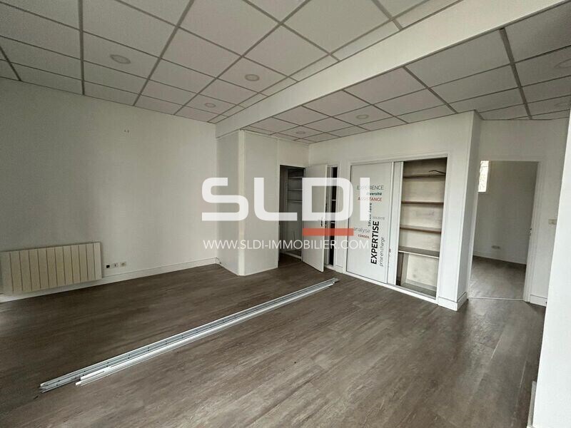 Rue Pierre Dugelay, Neuville-sur-Saône for sale Interior Photo- Image 1 of 6