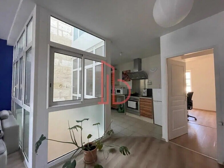 Office in Bordeaux to rent - Interior Photo - Image 2 of 8