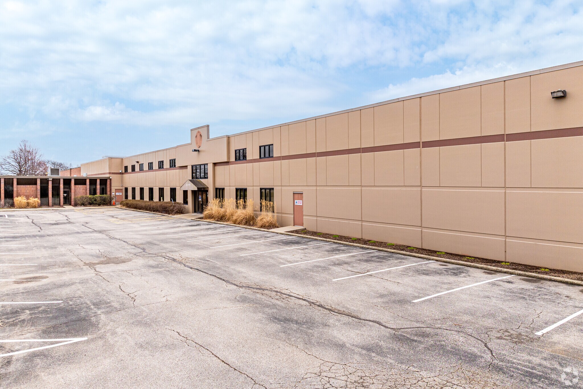 1355 Holmes Rd, Elgin, IL for sale Primary Photo- Image 1 of 1