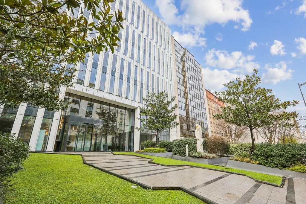 Location Bureaux 340 m² - Photo 1