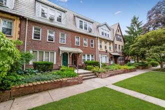 10015 Ascan Ave, Forest Hills, NY for sale Primary Photo- Image 1 of 1