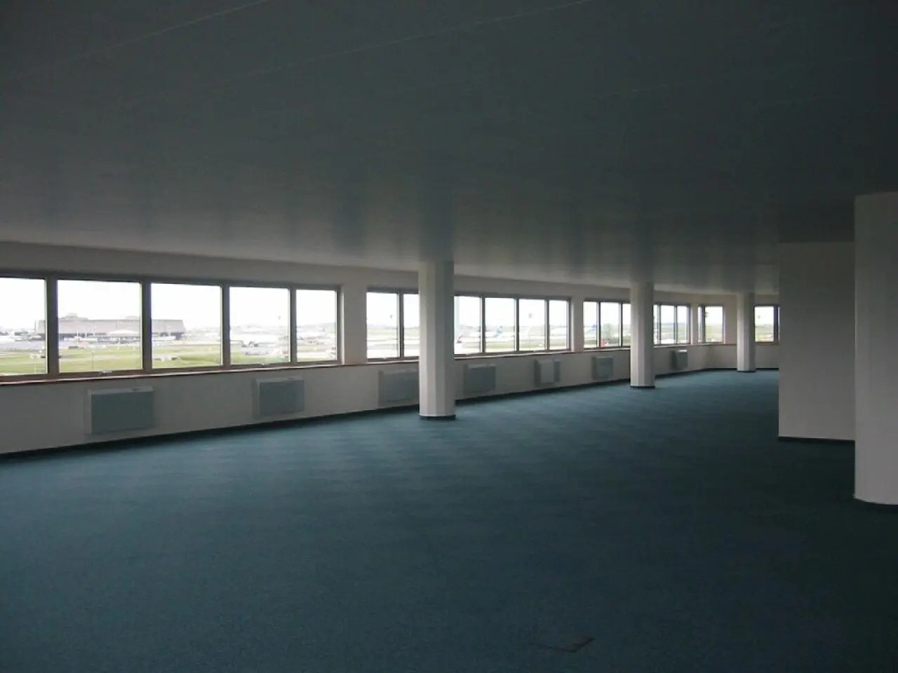 3 Place De Berlin, Tremblay-en-France to rent Building Photo- Image 1 of 11