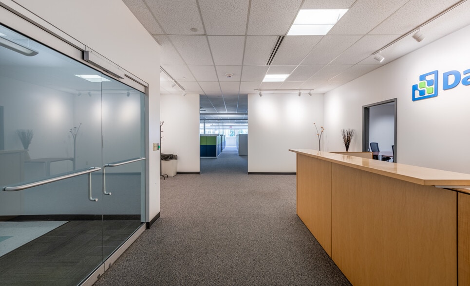 100 Innovative Way, Nashua, NH to rent - Matterport 3D Scan - Image 3 of 20