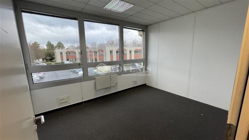 Office in Émerainville for sale - Interior Photo - Image 3 of 10