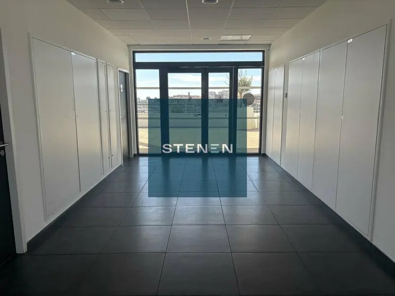 Office in Marseille to rent - Interior Photo - Image 3 of 9