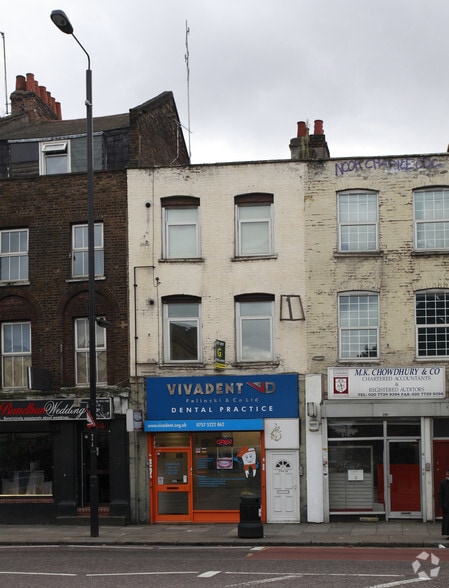 252 Bethnal Green Rd, London to rent - Primary Photo - Image 2 of 4