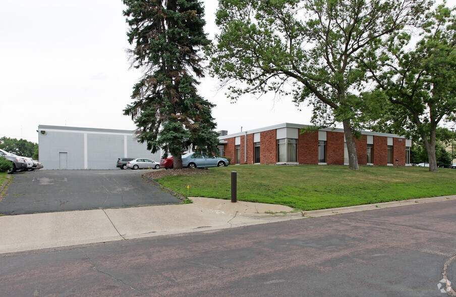 2231 Edgewood Ave S, Saint Louis Park, MN for sale - Building Photo - Image 1 of 1