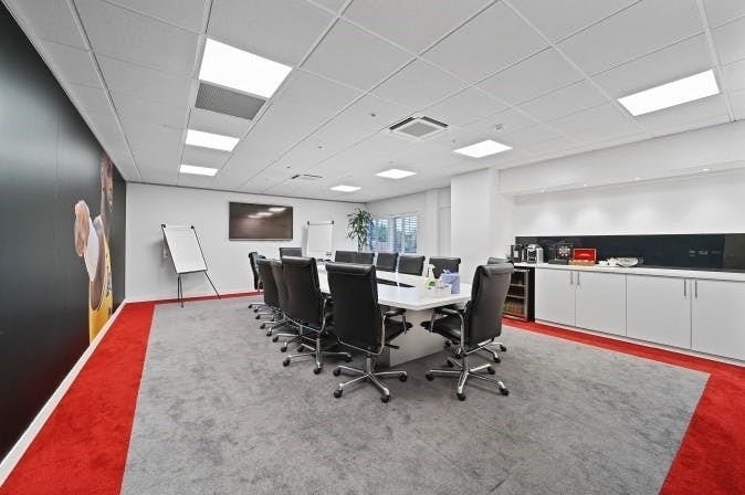 Plane Tree Cres, Feltham to rent - Building Photo - Image 2 of 6