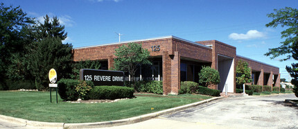 125-145 Revere Dr, Northbrook, IL for rent Building Photo- Image 1 of 5