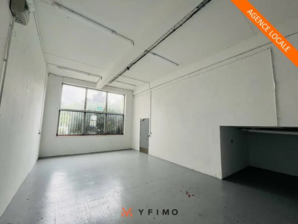 Location Local d'activités 218 m² - Photo 1