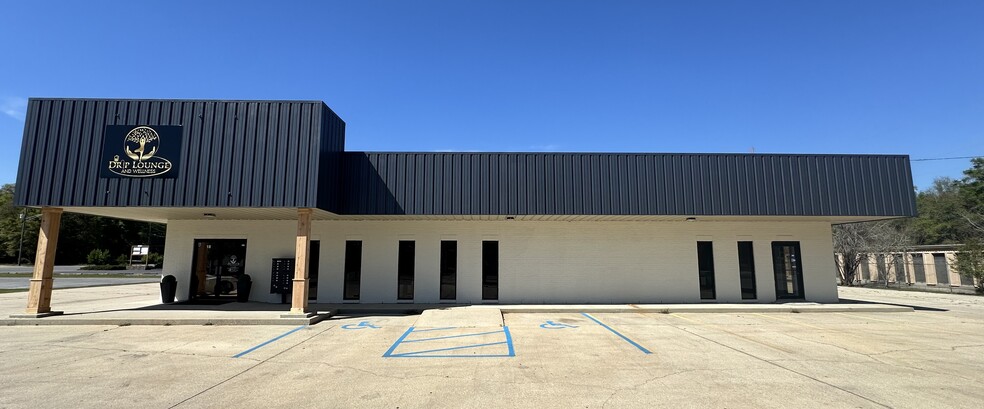 18 C.M. Rambo Dr, Saraland, AL to rent - Building Photo - Image 2 of 14