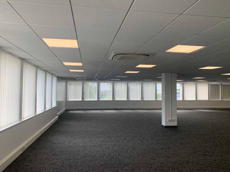 Corinium Ave, Gloucester to rent - Interior Photo - Image 3 of 45