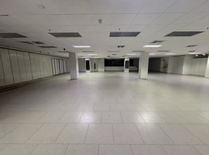 Commercial Rd, Portsmouth to rent Interior Photo- Image 1 of 1