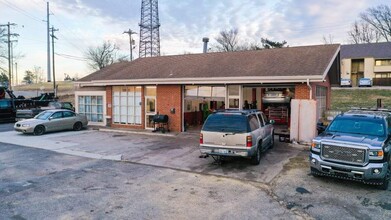 230 SW Gage Blvd, Topeka, KS for sale Building Photo- Image 1 of 1