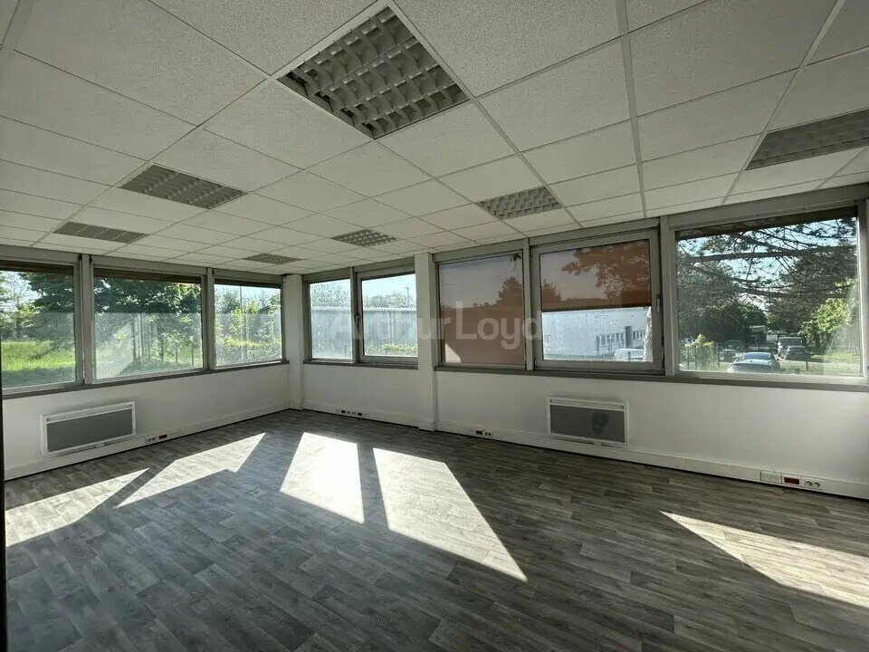 Location Bureaux 210 m² - Photo 1