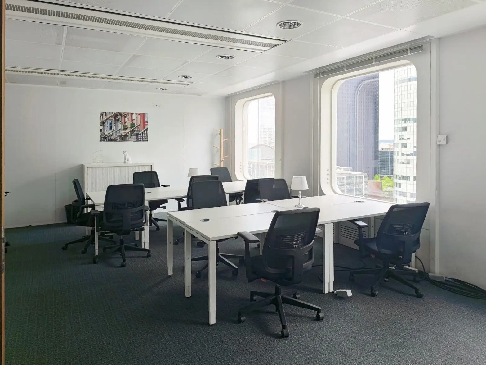 Office in  to rent Interior Photo- Image 1 of 11