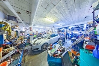 Retail in Barcelona, Barcelona to rent Interior Photo- Image 2 of 28