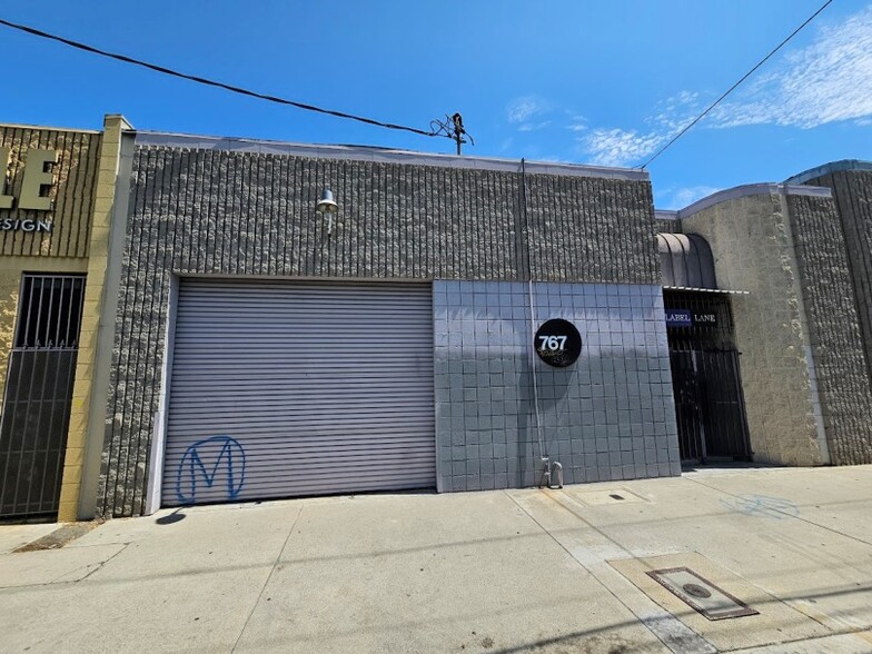 767 E 14th Pl, Los Angeles, CA for sale - Building Photo - Image 2 of 15