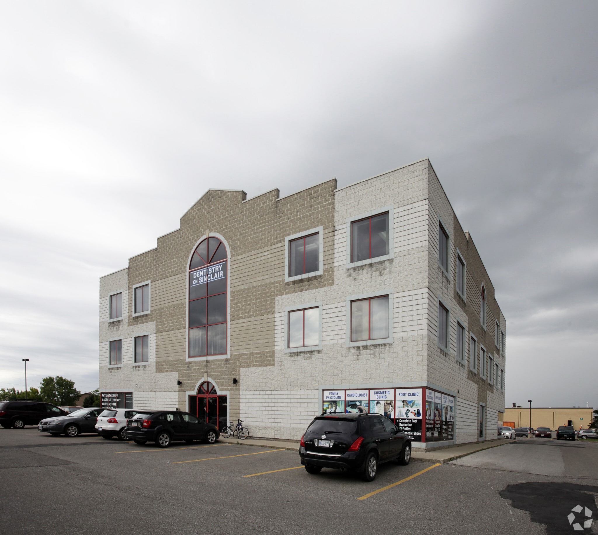 99 Sinclair Ave, Halton Hills, ON for sale Primary Photo- Image 1 of 1