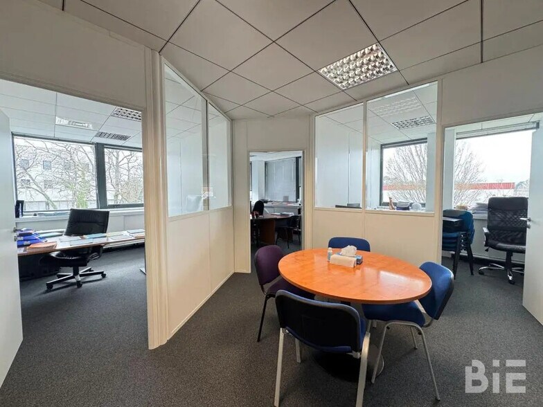 Office in Pessac to rent - Building Photo - Image 3 of 5