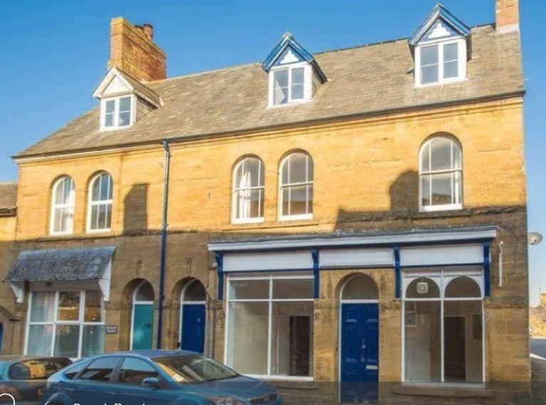 5 High St, Stoke Sub Hamdon, TA14 6PP UK