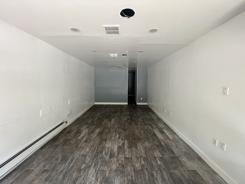 48-60 Sherman Ave, New York, NY for rent - Interior Photo - Image 2 of 5