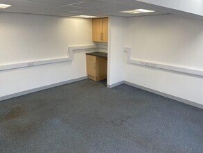 Keynsham Rd, Bristol to rent Interior Photo- Image 2 of 4