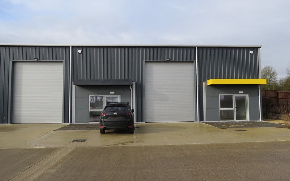 Kingston Park, Old Fletton to rent - Building Photo - Image 1 of 3