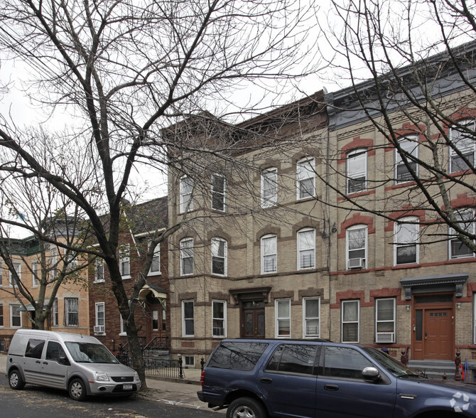 1734 Bleecker St, Flushing, NY for sale - Primary Photo - Image 1 of 3