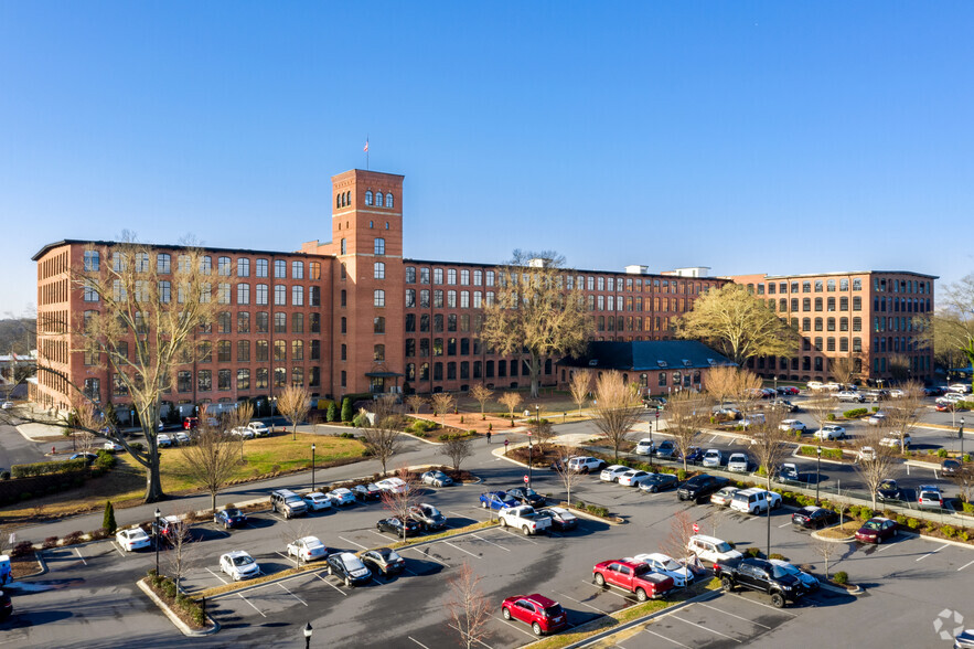 300 S Firestone St, Gastonia, NC for rent - Building Photo - Image 1 of 32