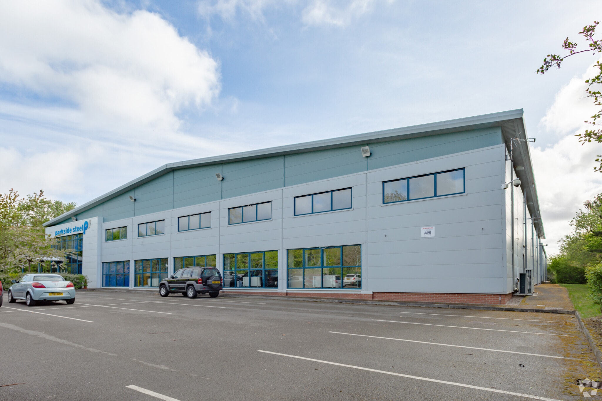 Little Oak Dr, Nottingham for sale Primary Photo- Image 1 of 1