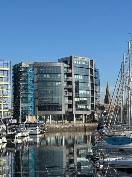 North East Quay, Plymouth to rent - Building Photo - Image 3 of 6