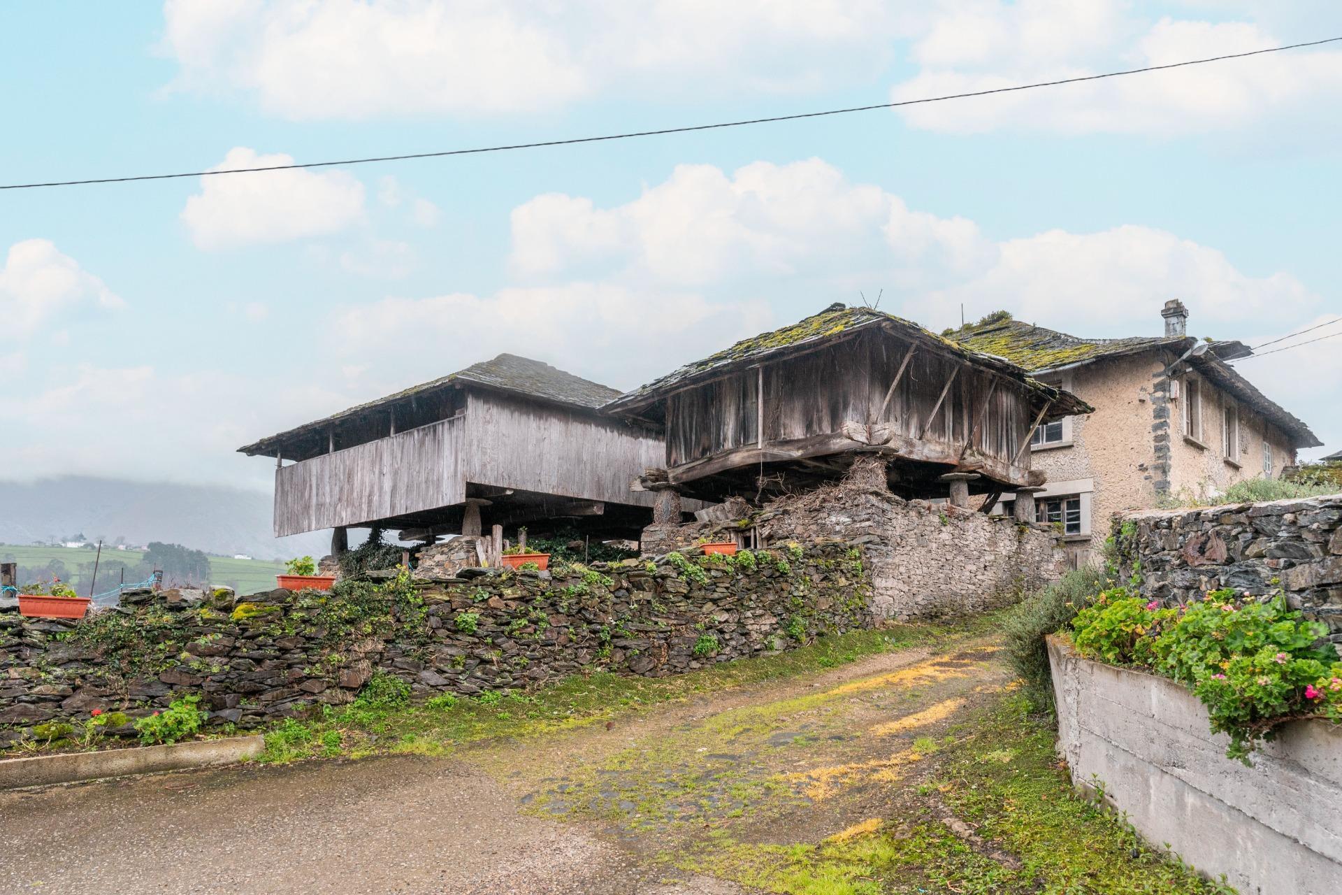 Aldea Carboniella, Valdés, Asturias for sale Building Photo- Image 1 of 81